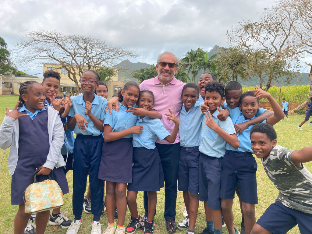 Richard-and-Olivia-School-Children